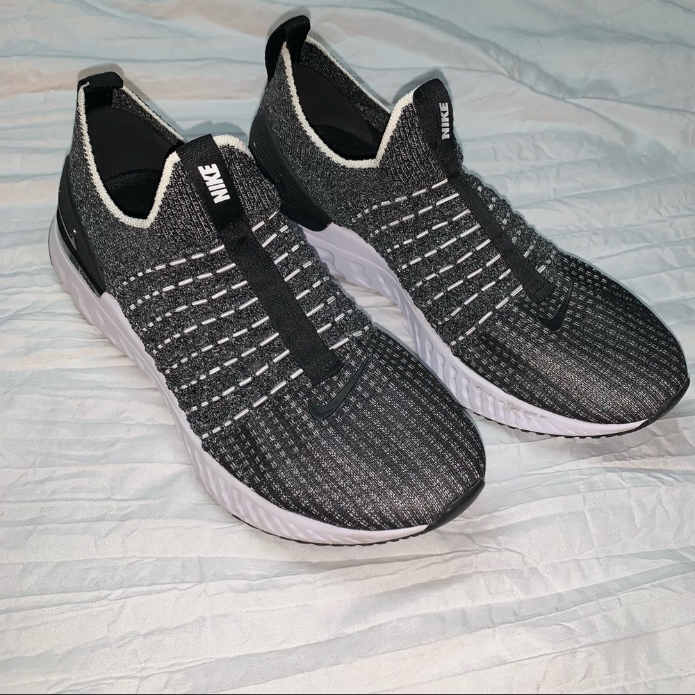 Nike React Phantom Flyknit Black & White Shoes
